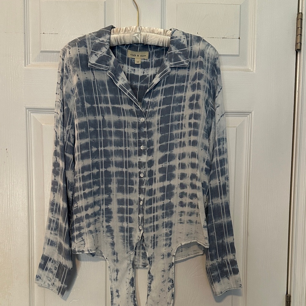 Cloth & Stone Indigo and White Tie-Dye Shirt